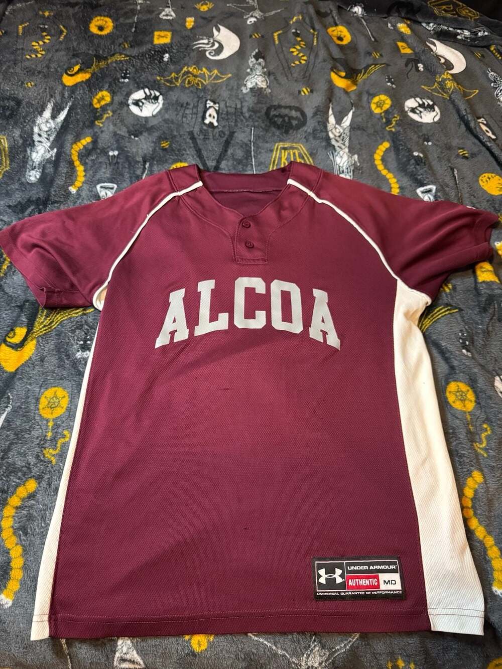 Under Armour Alcoa 2-Button Baseball Jersey Maroon White #4 Medium